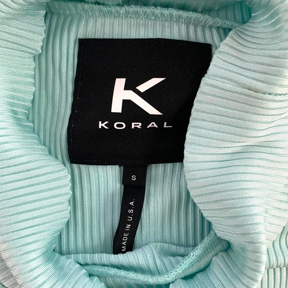 3/$15 Koral Ribbed Windbreaker Pullover in Light Aqua - Picture 8 of 11